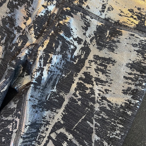 Lululemon wunder under tight - size 4 - Picture 2 of 4